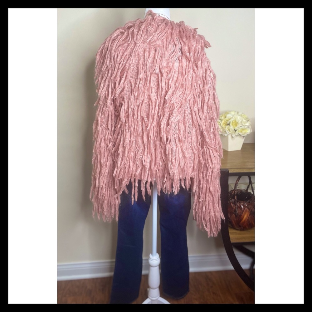 🌹NEW LISTING Shaggy Sweater - Picture 4 of 8